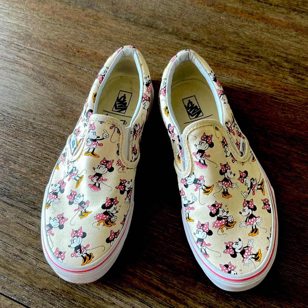 Disney vans / Minnie Mouse youth size 4